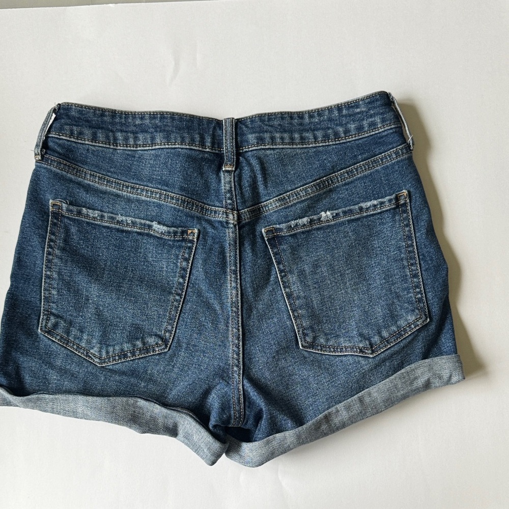 Women’s Old Navy Distressed High Rise OG Straight Denim Shorts Size 6 - Picture 2 of 7
